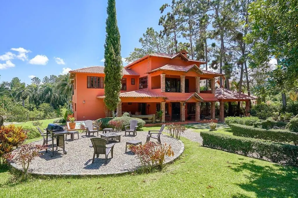 Escape Chalet At Pinar Del Sol In Jarabacoa