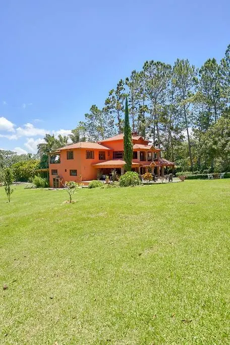 Escape Chalet At Pinar Del Sol In 哈拉瓦科阿