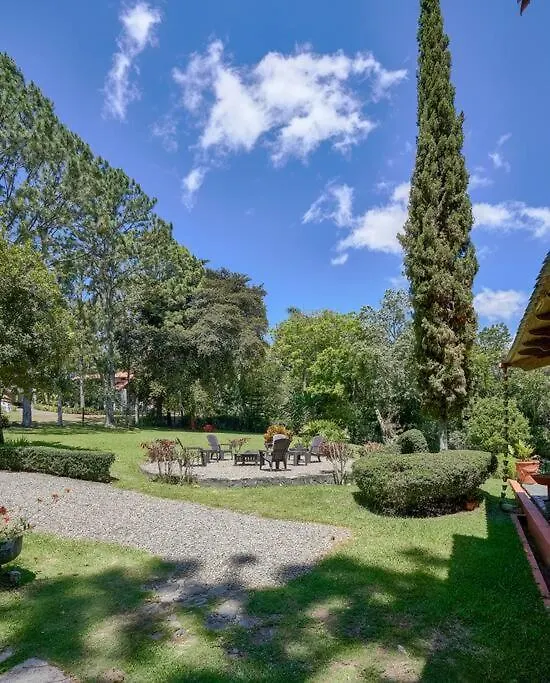 Escape Chalet At Pinar Del Sol In 哈拉瓦科阿
